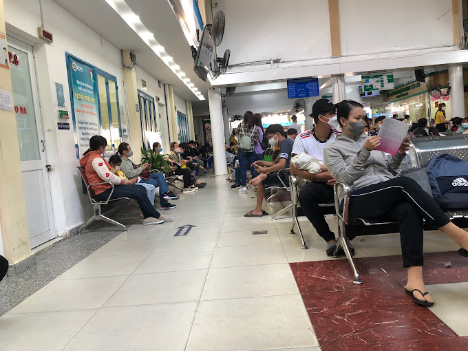 Đây là bệnh viện hàng đầu Việt Nam chuyên chữa các bệnh về da, hoa liễu, phong, tổ đỉa… Bệnh viện là nơi quy tụ của nhiều bác sĩ giỏi và giàu chuyên môn, bệnh viện còn sử dụng cơ sở hạ tầng của trung tâm quốc gia Bài trừ Hoa Liễu cũ và phòng khám công nhân viên. Bệnh viện da liễu TPHCM trực thuộc sở y tế, được bộ y tế phân công giúp viện da liễu Việt Nam trong công tác chỉ đạo tuyến 21 tỉnh, thành phố phía nam từ Ninh Thuận trở vào.